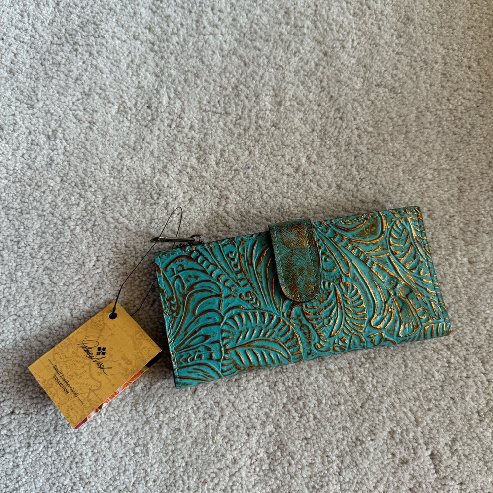 Patricia Nash Nazari Leather Wallet. NWT.